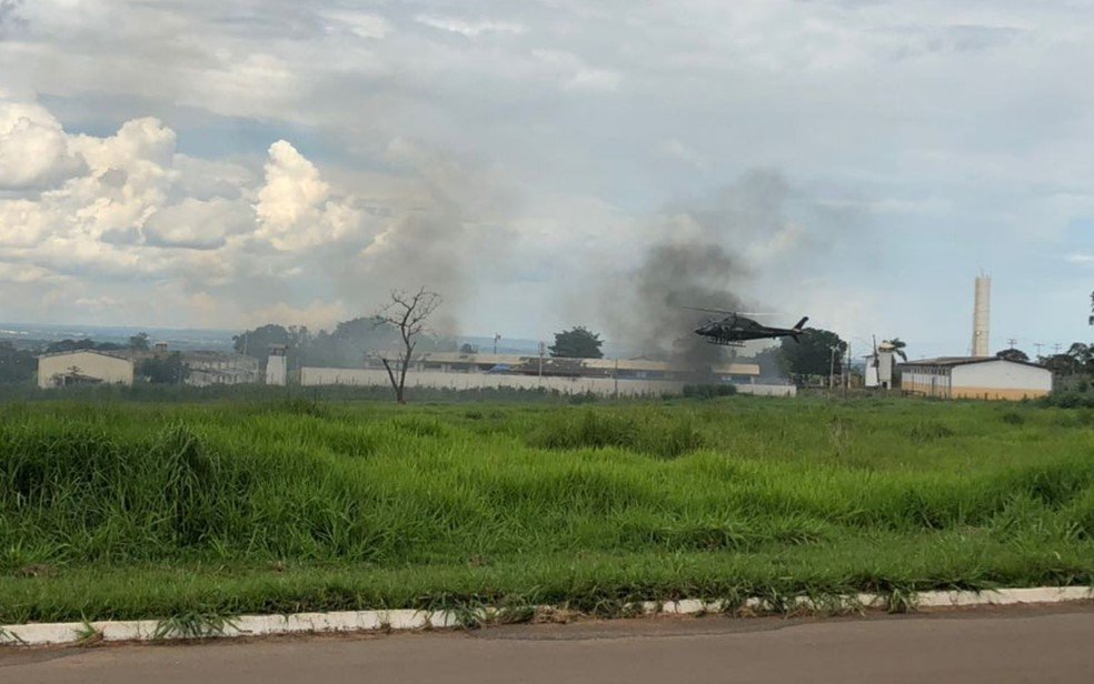 Rebelião deixou alas parcialmente destruídas e proporcionou mais de 100 fugas de presídio (Foto: Mariana Boldrin/TV Anhanguera)